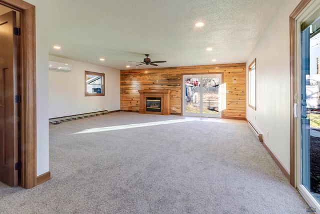 214 E ST ANNE, Rapid City, SD 57701