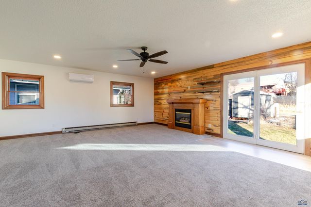 214 E ST ANNE, Rapid City, SD 57701