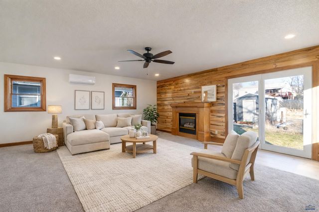 214 E ST ANNE, Rapid City, SD 57701