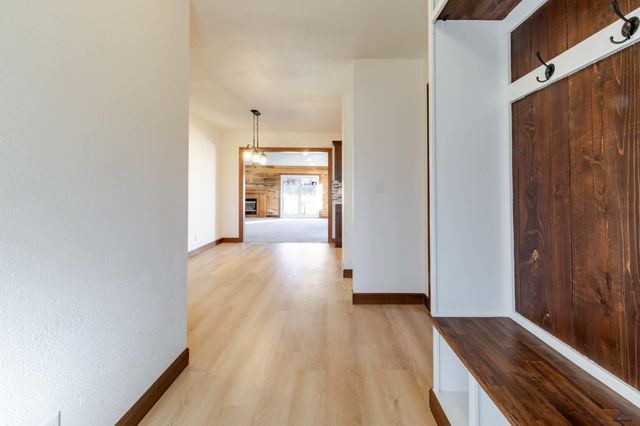 214 E ST ANNE, Rapid City, SD 57701