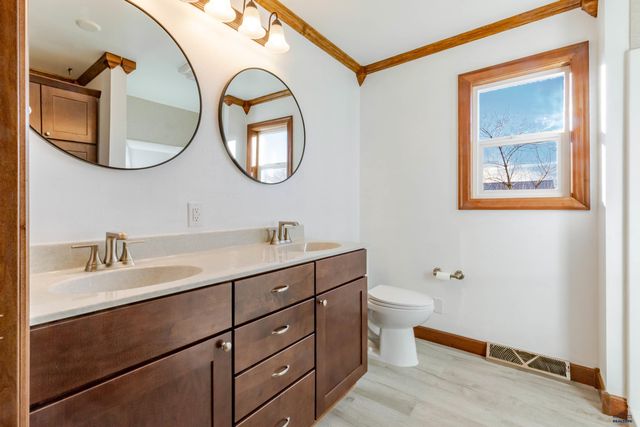 214 E ST ANNE, Rapid City, SD 57701