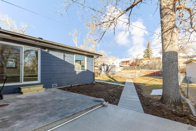 214 E ST ANNE, Rapid City, SD 57701