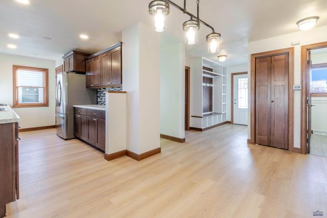 214 E ST ANNE, Rapid City, SD 57701