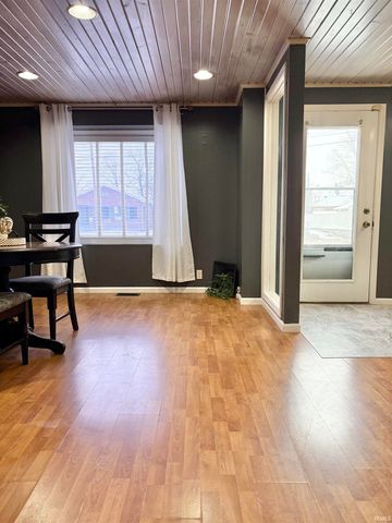 1927 Washington Avenue, Vincennes, IN 47591