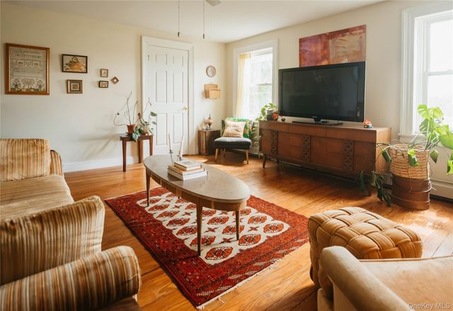 1693 Route 32, Saugerties, NY 12477