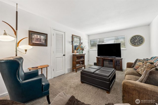 1227 137th Street E, Tacoma, WA 98445