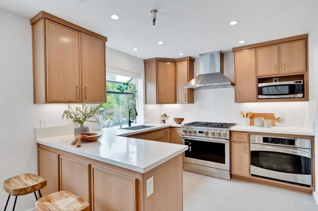 363 N Rengstorff Avenue 4, Mountain View, CA 94043