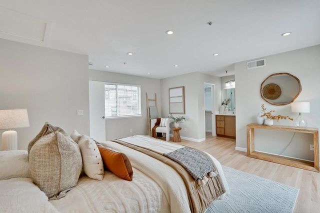 363 N Rengstorff Avenue 4, Mountain View, CA 94043