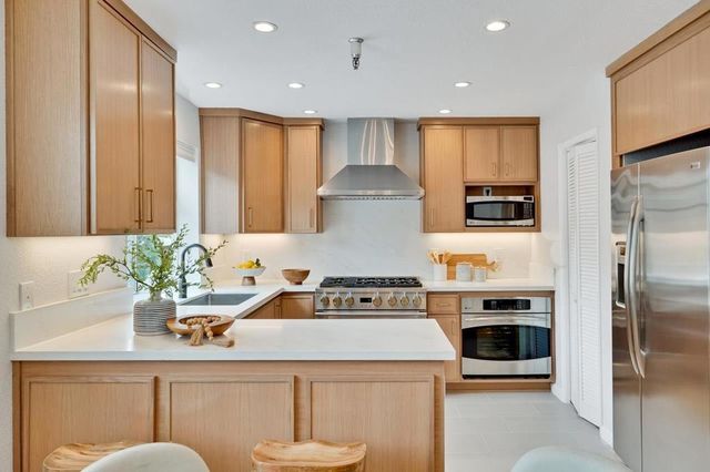 363 N Rengstorff Avenue 4, Mountain View, CA 94043