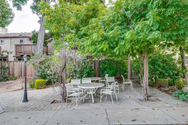 363 N Rengstorff Avenue 4, Mountain View, CA 94043