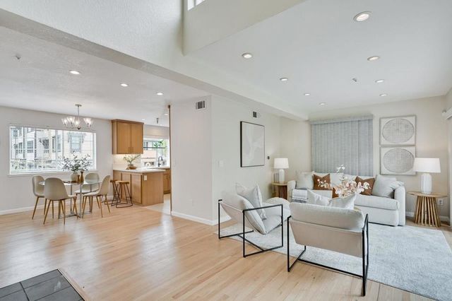 363 N Rengstorff Avenue 4, Mountain View, CA 94043