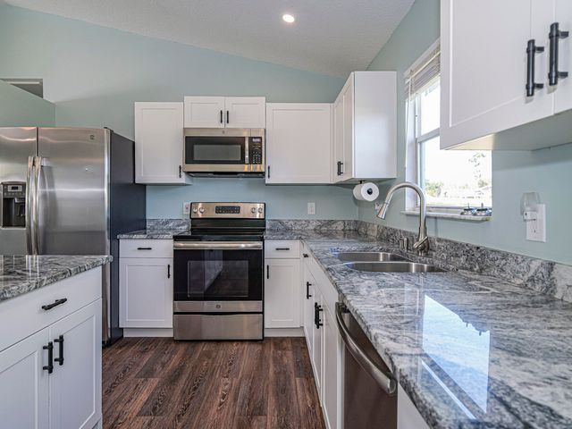 756 SW 18th Pl Place SW, Vero Beach, FL 32962