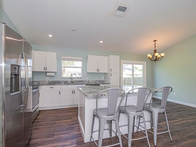 756 SW 18th Pl Place SW, Vero Beach, FL 32962