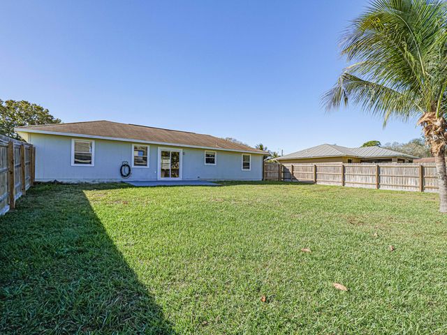 756 SW 18th Pl Place SW, Vero Beach, FL 32962