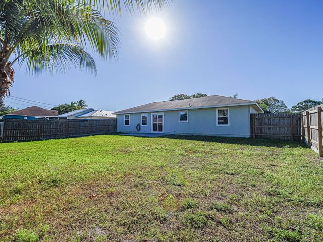 756 SW 18th Pl Place SW, Vero Beach, FL 32962