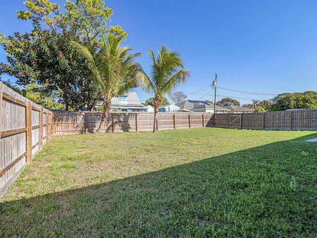 756 SW 18th Pl Place SW, Vero Beach, FL 32962