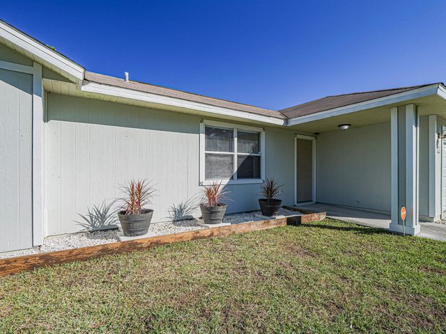 756 SW 18th Pl Place SW, Vero Beach, FL 32962