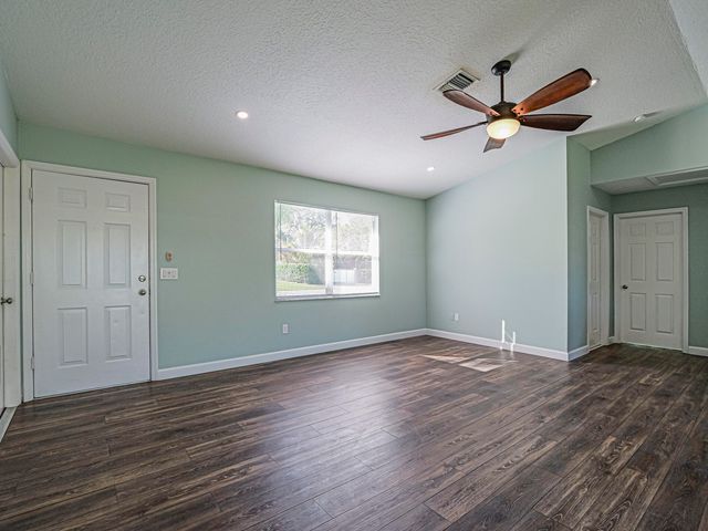 756 SW 18th Pl Place SW, Vero Beach, FL 32962