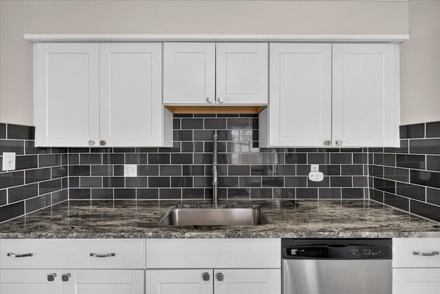 2331 Rowland Avenue, Royal Oak City, MI 48067