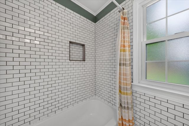 2331 Rowland Avenue, Royal Oak City, MI 48067