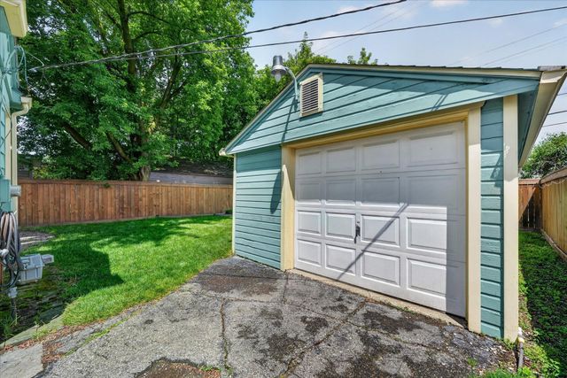 2331 Rowland Avenue, Royal Oak City, MI 48067