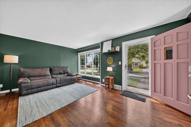 2331 Rowland Avenue, Royal Oak City, MI 48067
