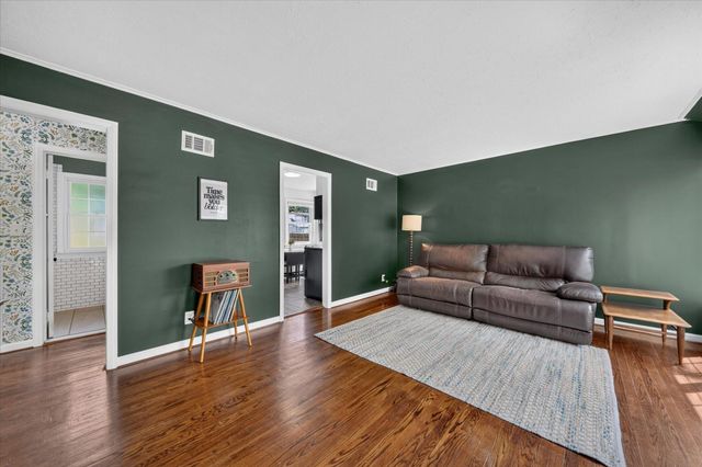 2331 Rowland Avenue, Royal Oak City, MI 48067