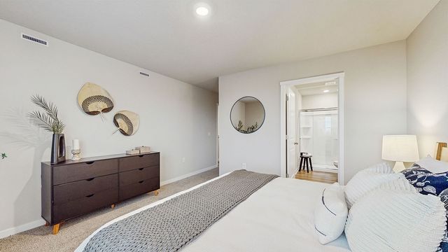 1405 S Banks Street, West Des Moines, IA 50263