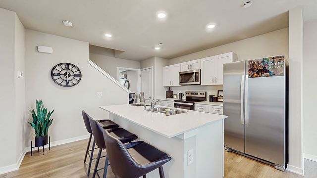 1405 S Banks Street, West Des Moines, IA 50263