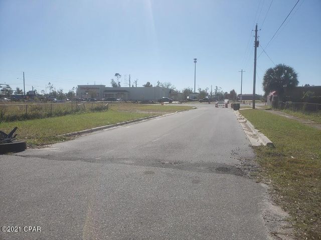 1307 Florida Avenue, Lynn Haven, FL 32444