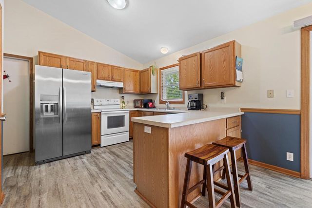 N49W14033 Brook Falls DRIVE, Menomonee Falls, WI 53051