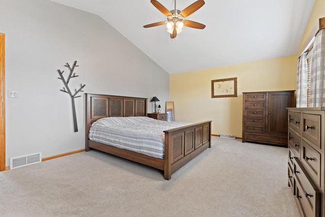 N49W14033 Brook Falls DRIVE, Menomonee Falls, WI 53051