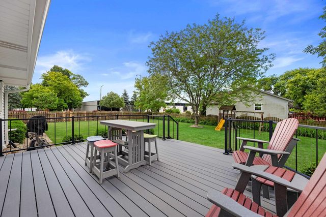 N49W14033 Brook Falls DRIVE, Menomonee Falls, WI 53051