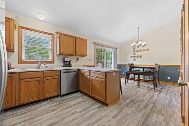 N49W14033 Brook Falls DRIVE, Menomonee Falls, WI 53051