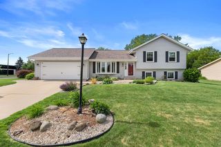 N49W14033 Brook Falls DRIVE, Menomonee Falls, WI 53051
