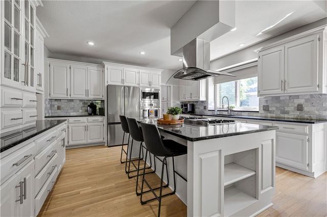 15448 Iron Horse Circle, Leawood, KS 66224