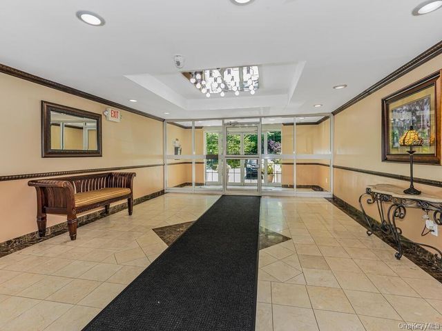 2035 Central Park Avenue 1M, Yonkers, NY 10710