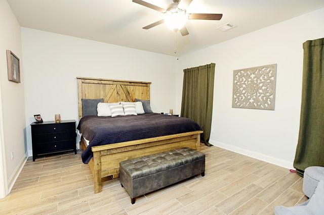 221 Peacock Pointe, Thibodaux, LA 70301