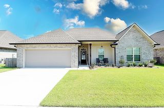 221 Peacock Pointe, Thibodaux, LA 70301