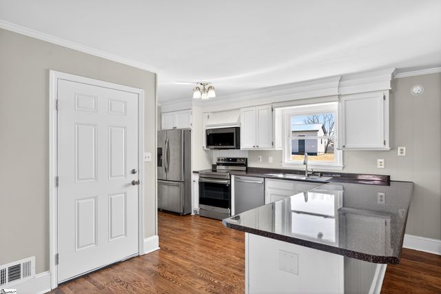 189 Birchwood Drive, Roebuck, SC 29376