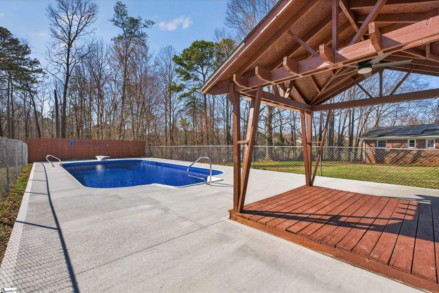 189 Birchwood Drive, Roebuck, SC 29376