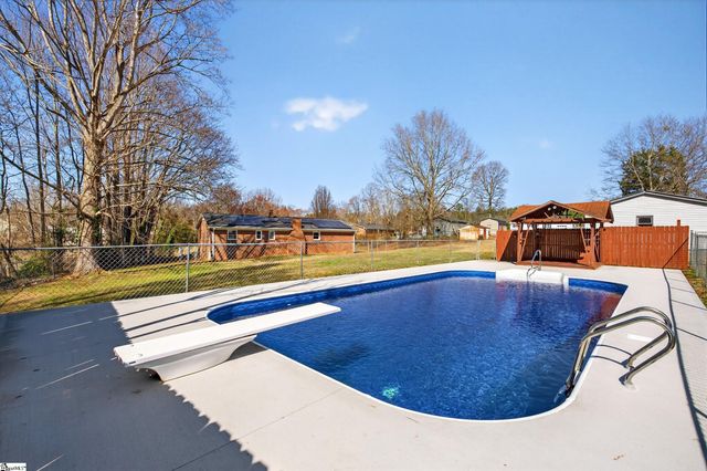 189 Birchwood Drive, Roebuck, SC 29376