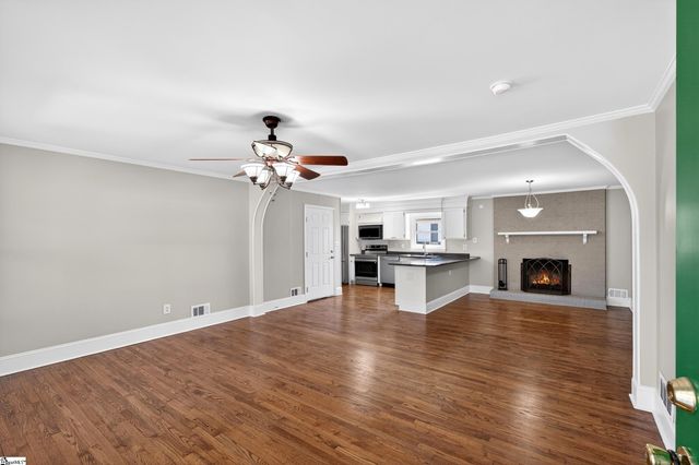 189 Birchwood Drive, Roebuck, SC 29376