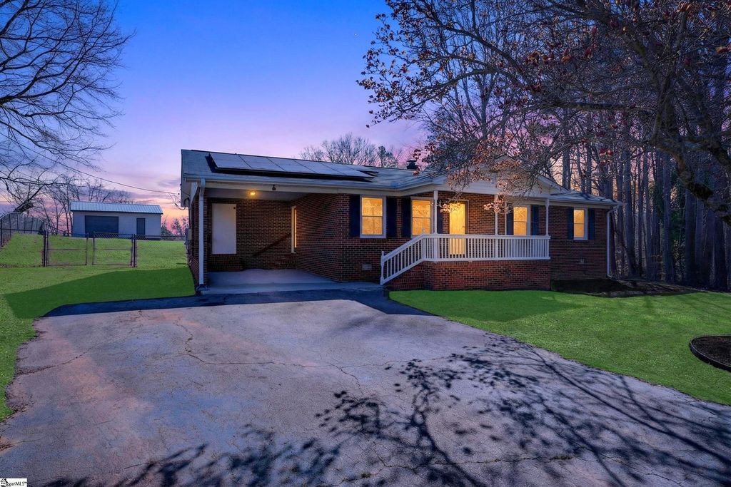 189 Birchwood Drive, Roebuck, SC 29376