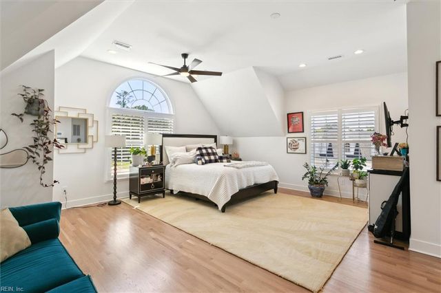 1506 Dandy Loop RD, Yorktown, VA 23692