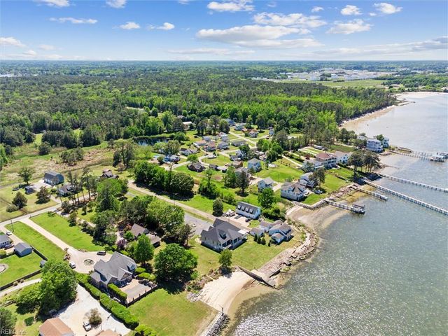 1506 Dandy Loop RD, Yorktown, VA 23692