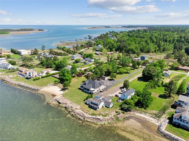 1506 Dandy Loop RD, Yorktown, VA 23692