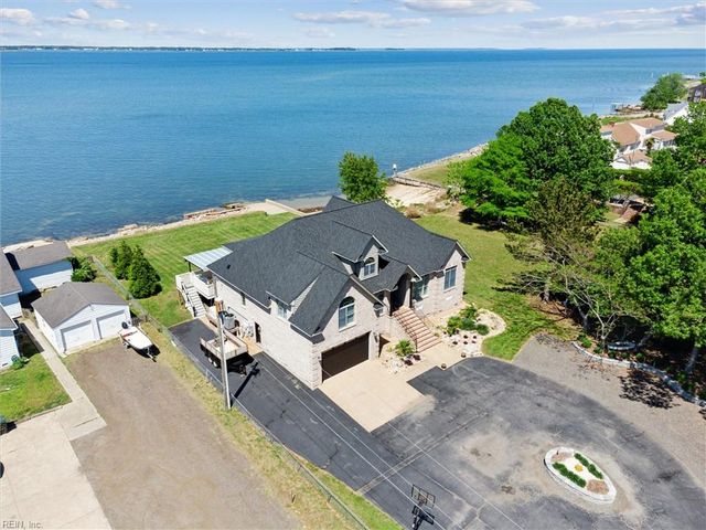 1506 Dandy Loop RD, Yorktown, VA 23692