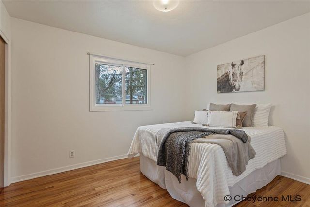 828 SUN VALLEY DR, Cheyenne, WY 82001