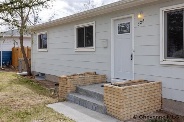 828 SUN VALLEY DR, Cheyenne, WY 82001